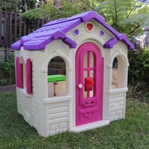 FLH1901-cubby-house-01-front-left_1024